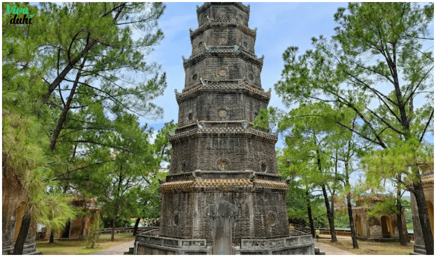Tháp Phước duyên: